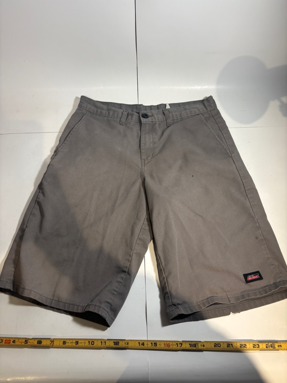 Dickies Men's Grey Work Shorts Size Medium-Small Ruler Pictured